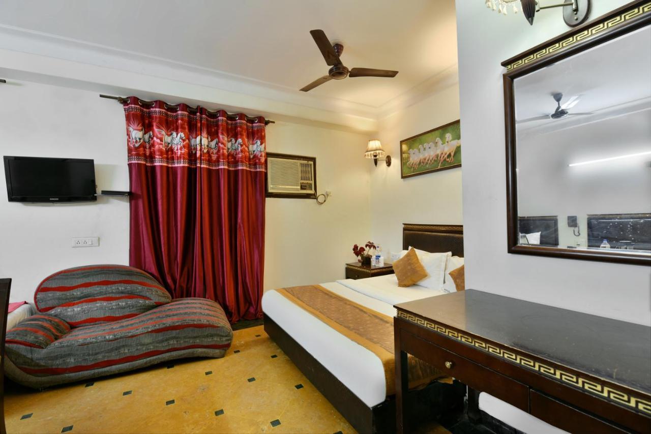 Hotel I Stay & Revels Near New Delhi Railway Station- By Ap Singh Hotels Екстер'єр фото